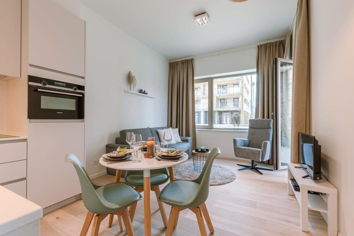 Huswell - Modern In A New Near The Sea *