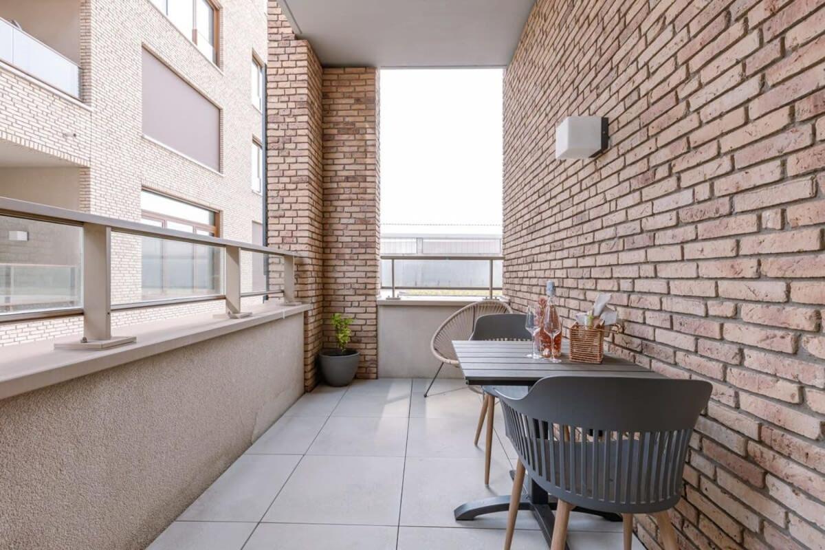 Huswell - Modern In A New Near The Sea *